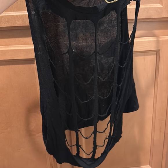 Skull 💀and Roses 🥀 - Picture 3 of 3